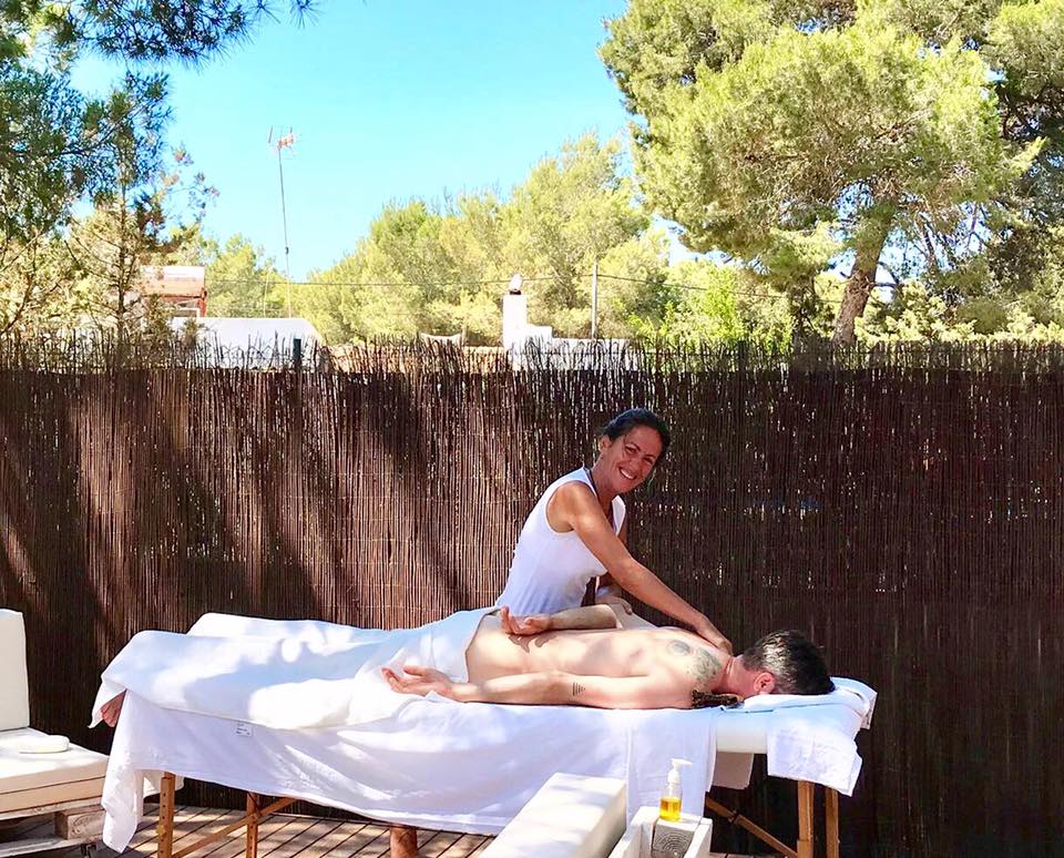 38223039_2096479340371142_5430718754013052928_n